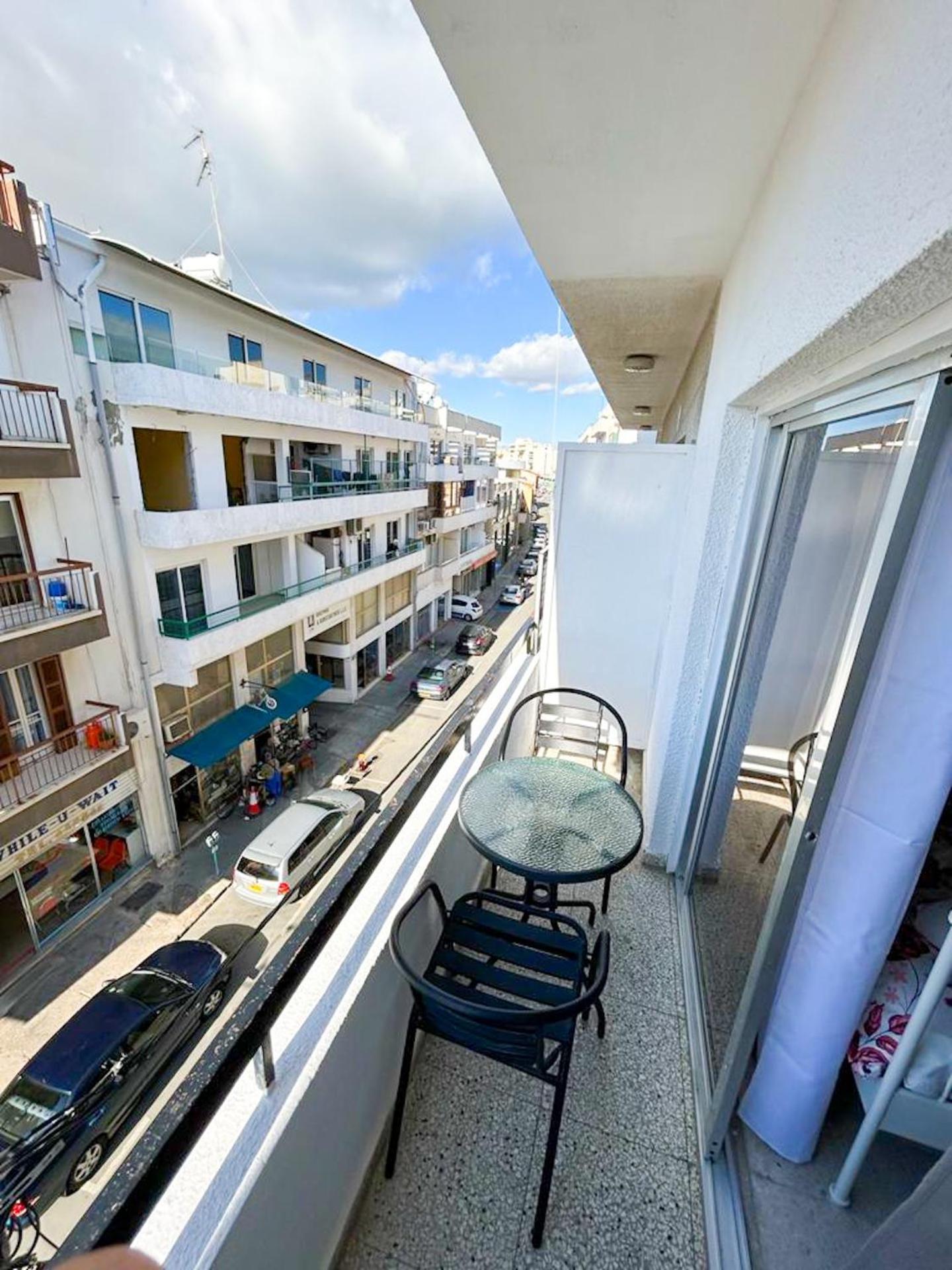 Central Comfort Studio Larnaca Exterior photo